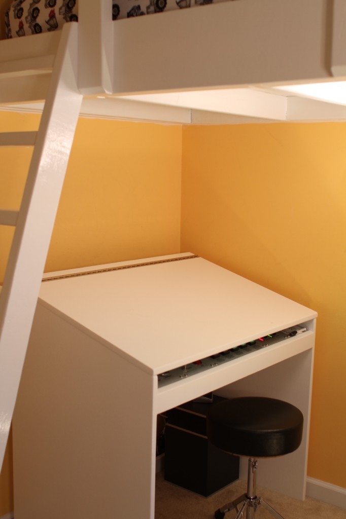 deskclosed