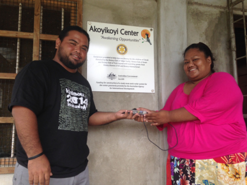 Grace, a teacher at Akoyikoyi School in Chuuk, receives a RACHEL-Pi