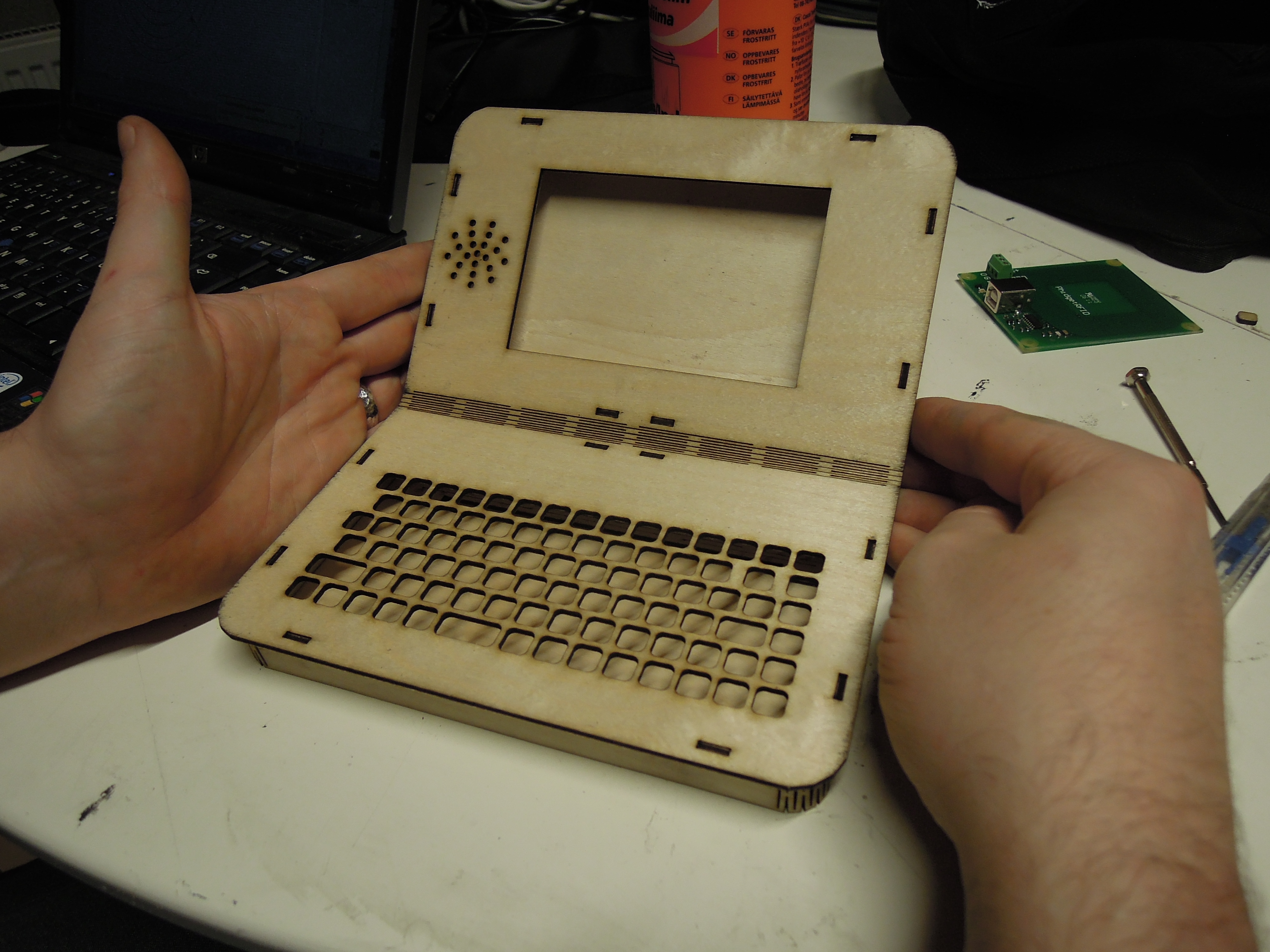 Самодельный ноутбук. Мини ноутбук на Raspberry Pi 4. Ноутбук из Raspberry Pi. Laptop Case Raspberry Pi. Корпус ноутбука из дерева.
