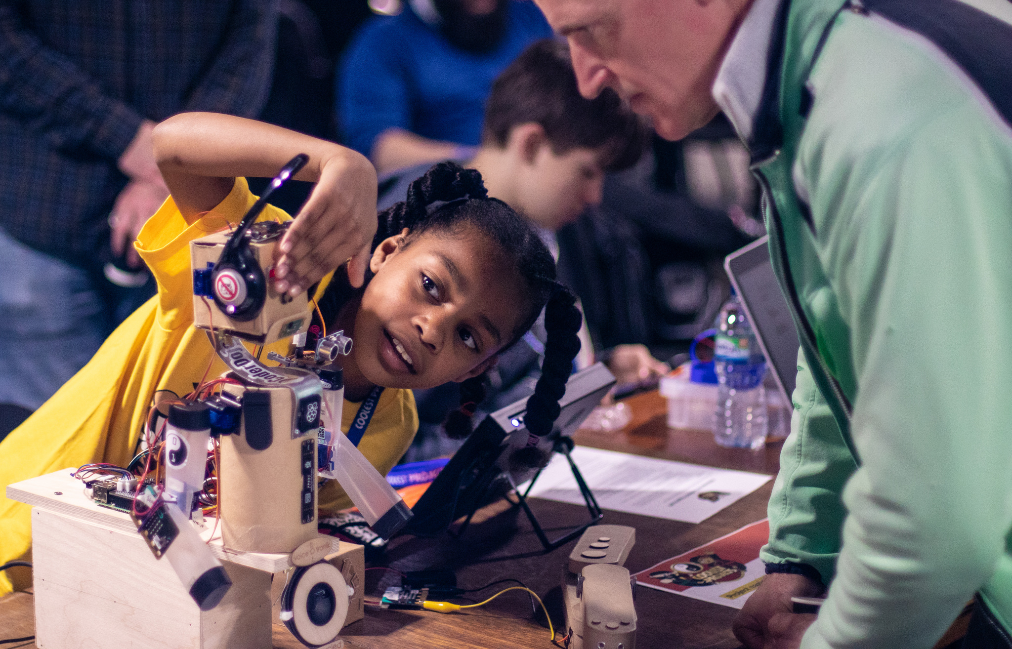 Make a robot: A guide to introducing kids to robotics and machine learning