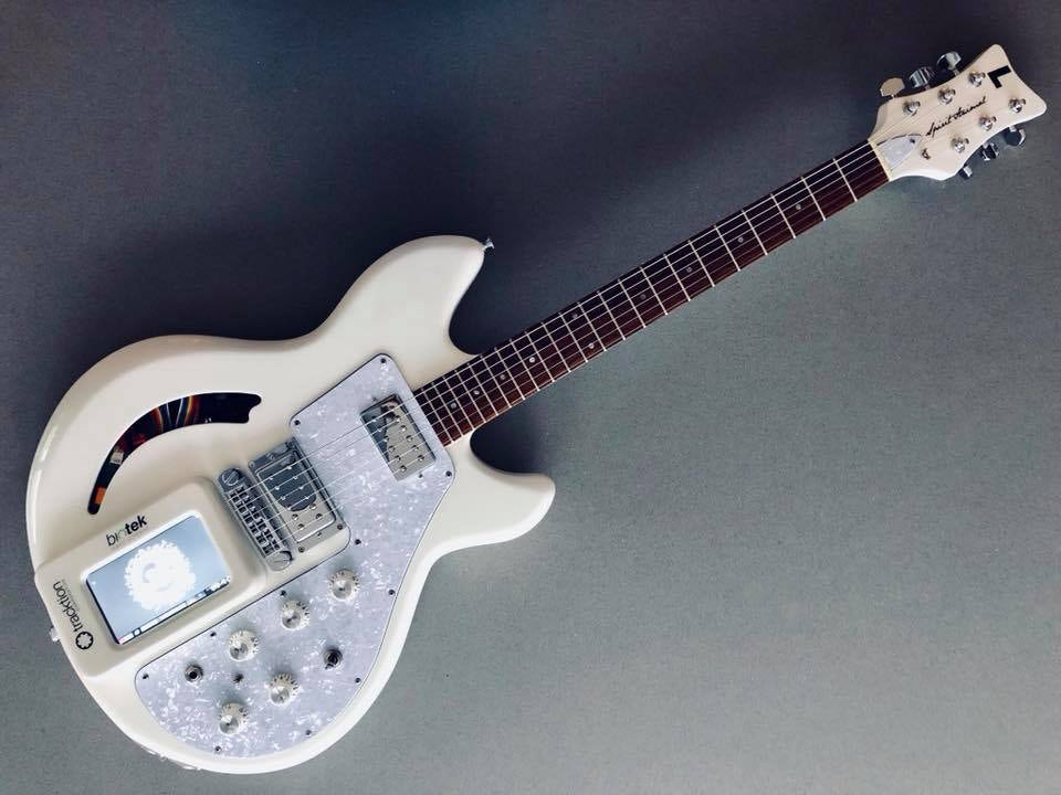Raspberry Pi inside a guitar body - Spirit Animal
