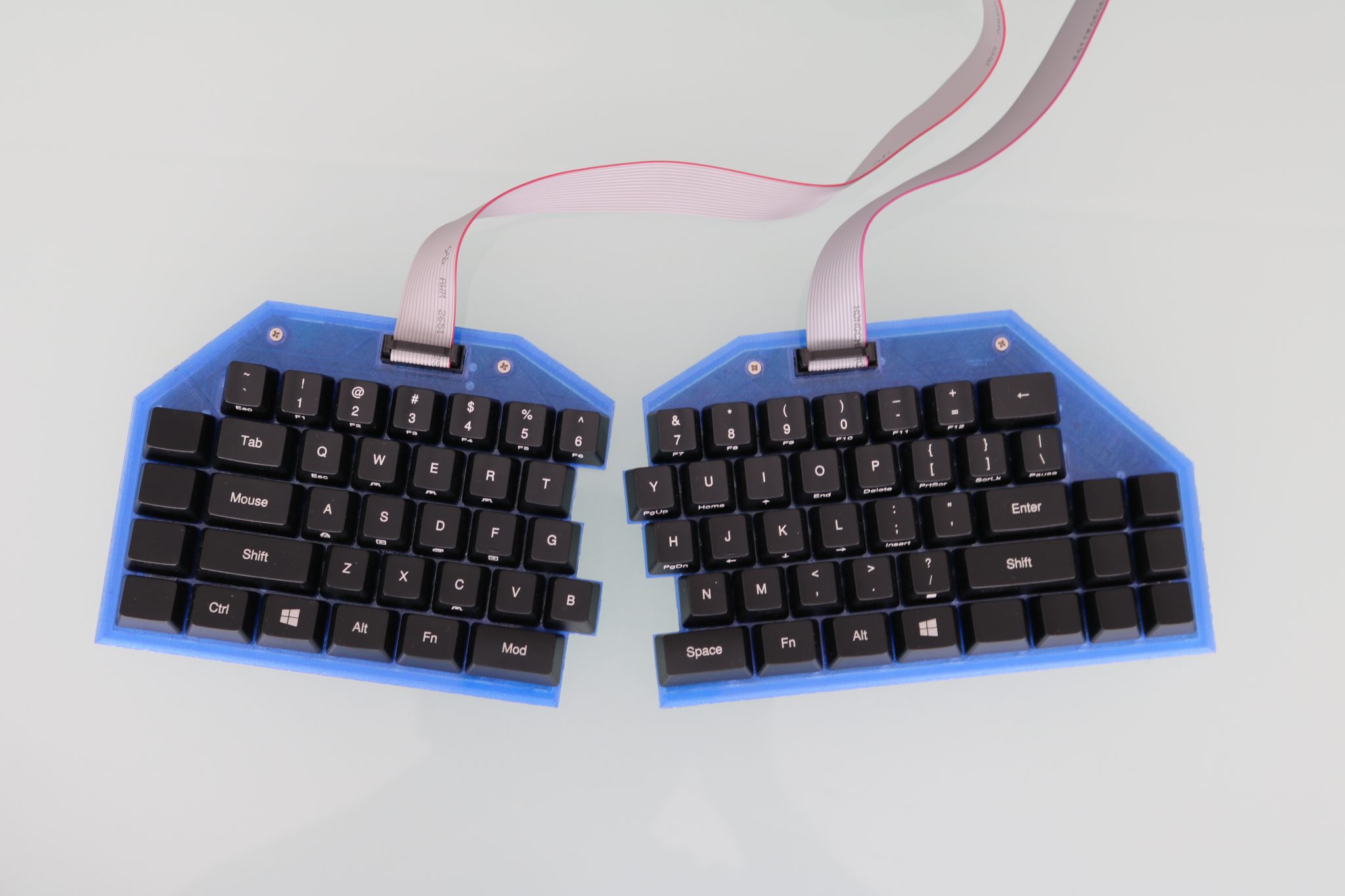 Building a split mechanical keyboard with a Raspberry Pi Zero