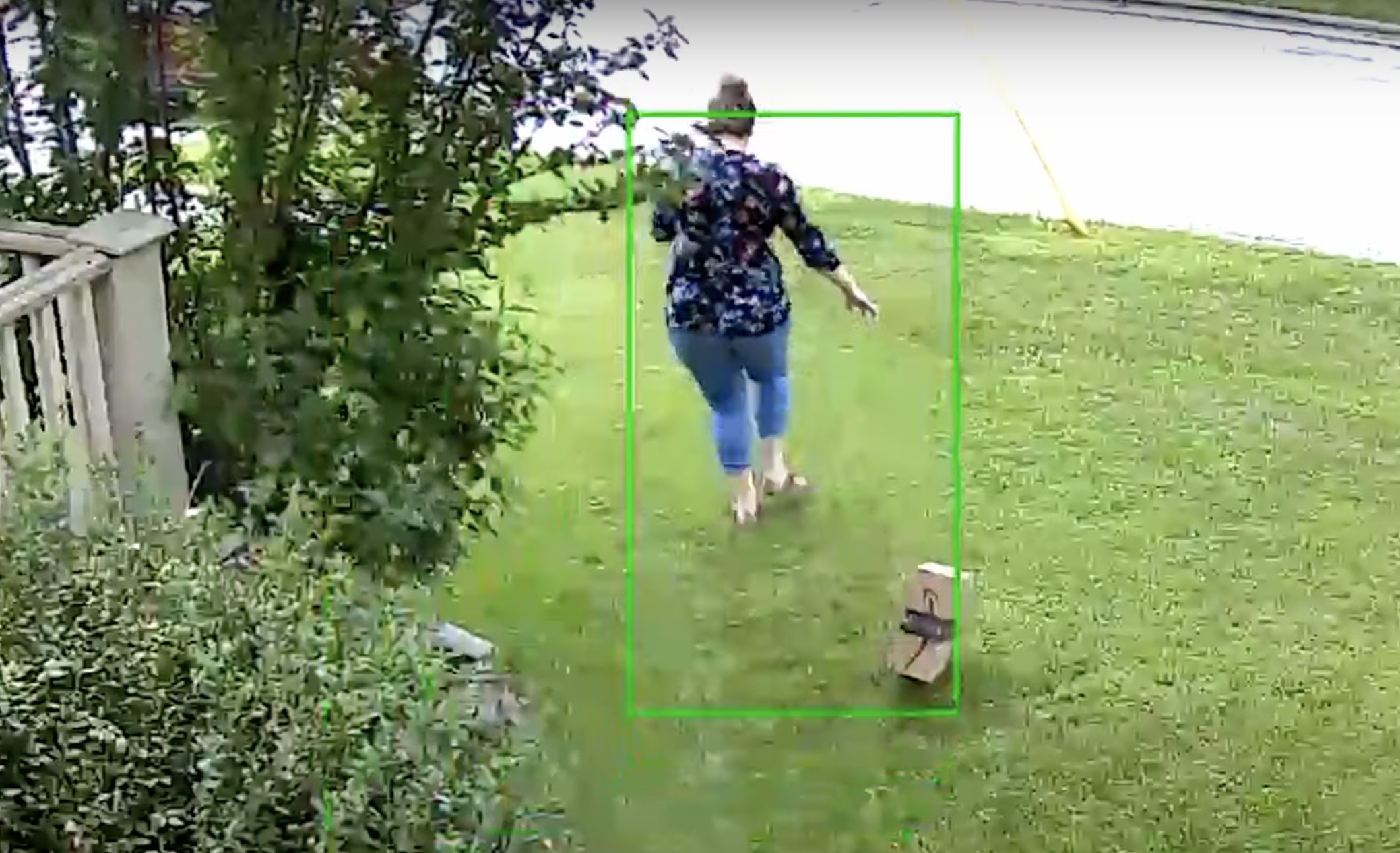 package thief running away