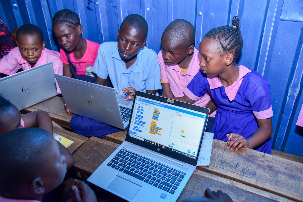 One of Oasis Mathare’s Code Clubs in action