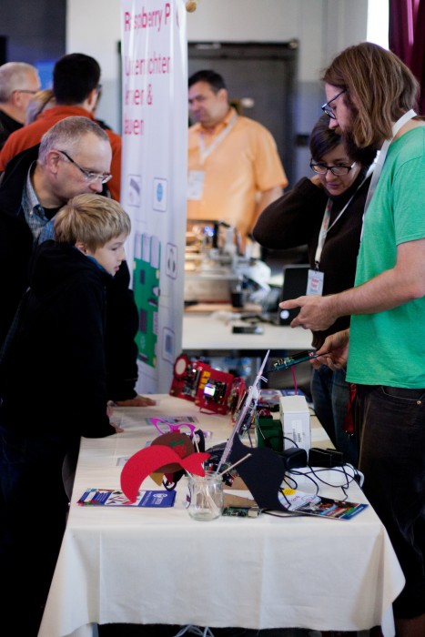Visitors to the Raspberry Pi/Raspberry Jam Berlin booth at Maker Faire Berlin 2015