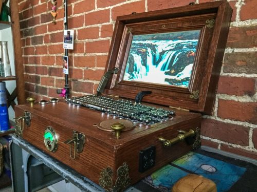 Raspberry Pi Steampunk laptop